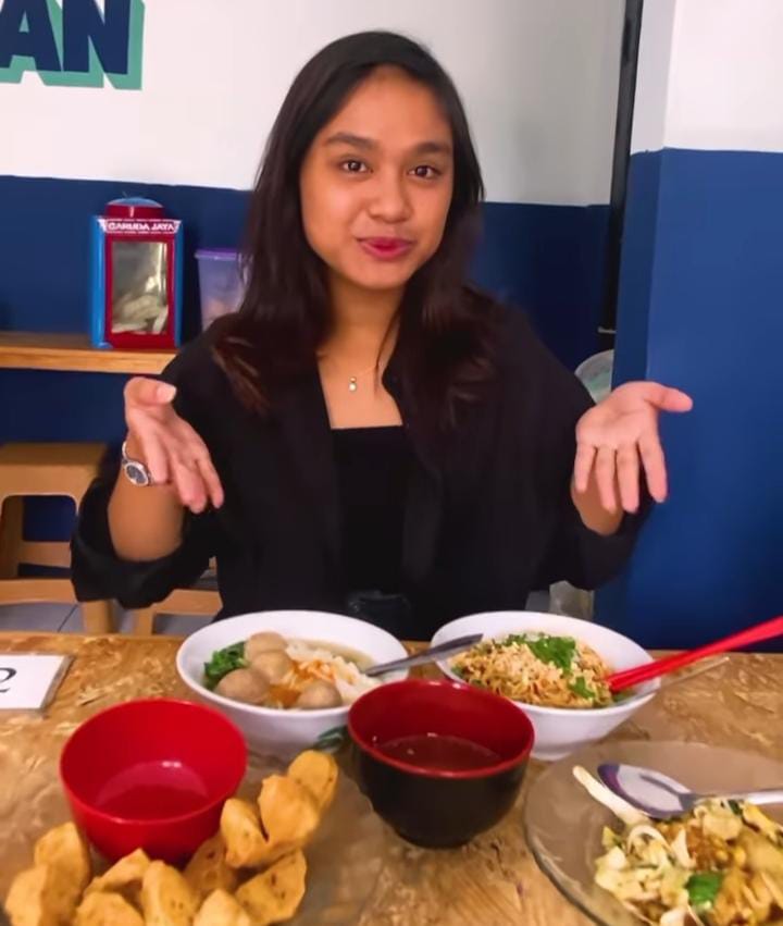 Bakso Kasep di Perumahan Taman Yasmin, Jalan Sedap Malam III No. 10, Kelurahan Curugmekar, Kecamatan Bogor Barat, Kota Bogor, Jawa Barat.