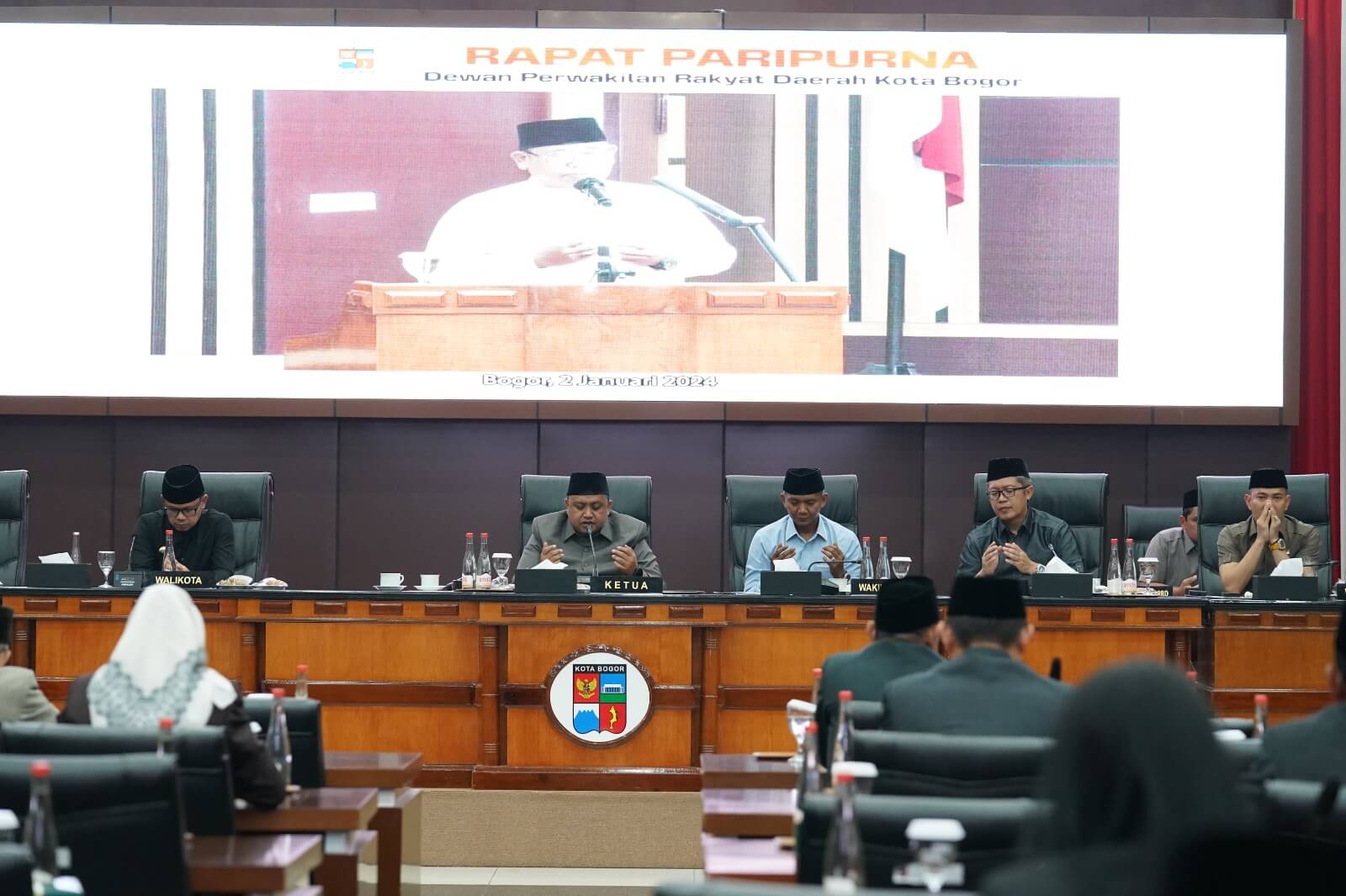 DPRD Kota Bogor menggelar rapat paripurna dengan agenda pembukaan masa sidang kedua tahun sidang 2024. ﻿