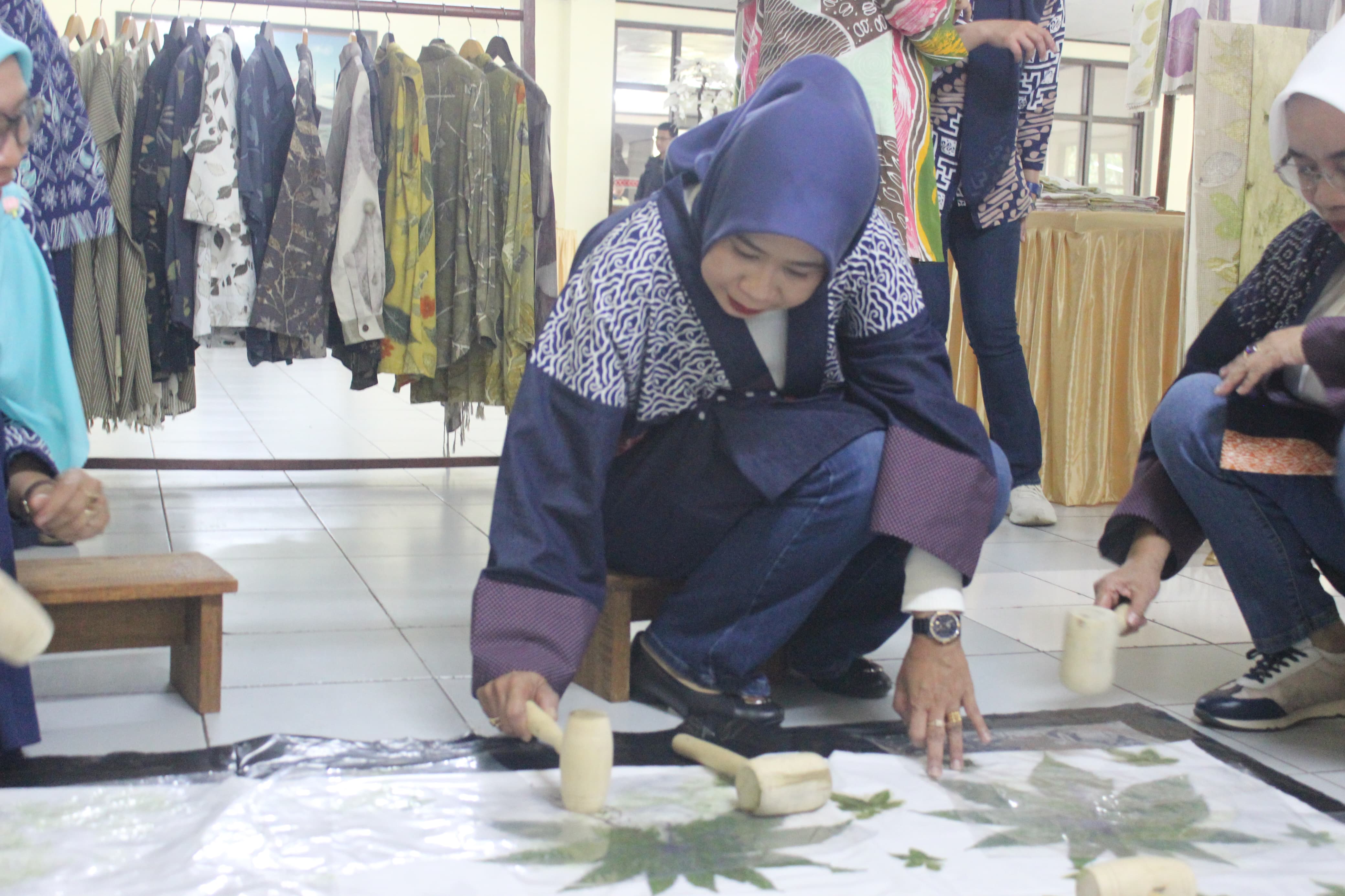 Pj Ketua TP-PKK Kabupaten Bogor, Siti Chomzah mengunjungi Agrowisata Gunung Mas, Puncak. Septi/Radar Bogor