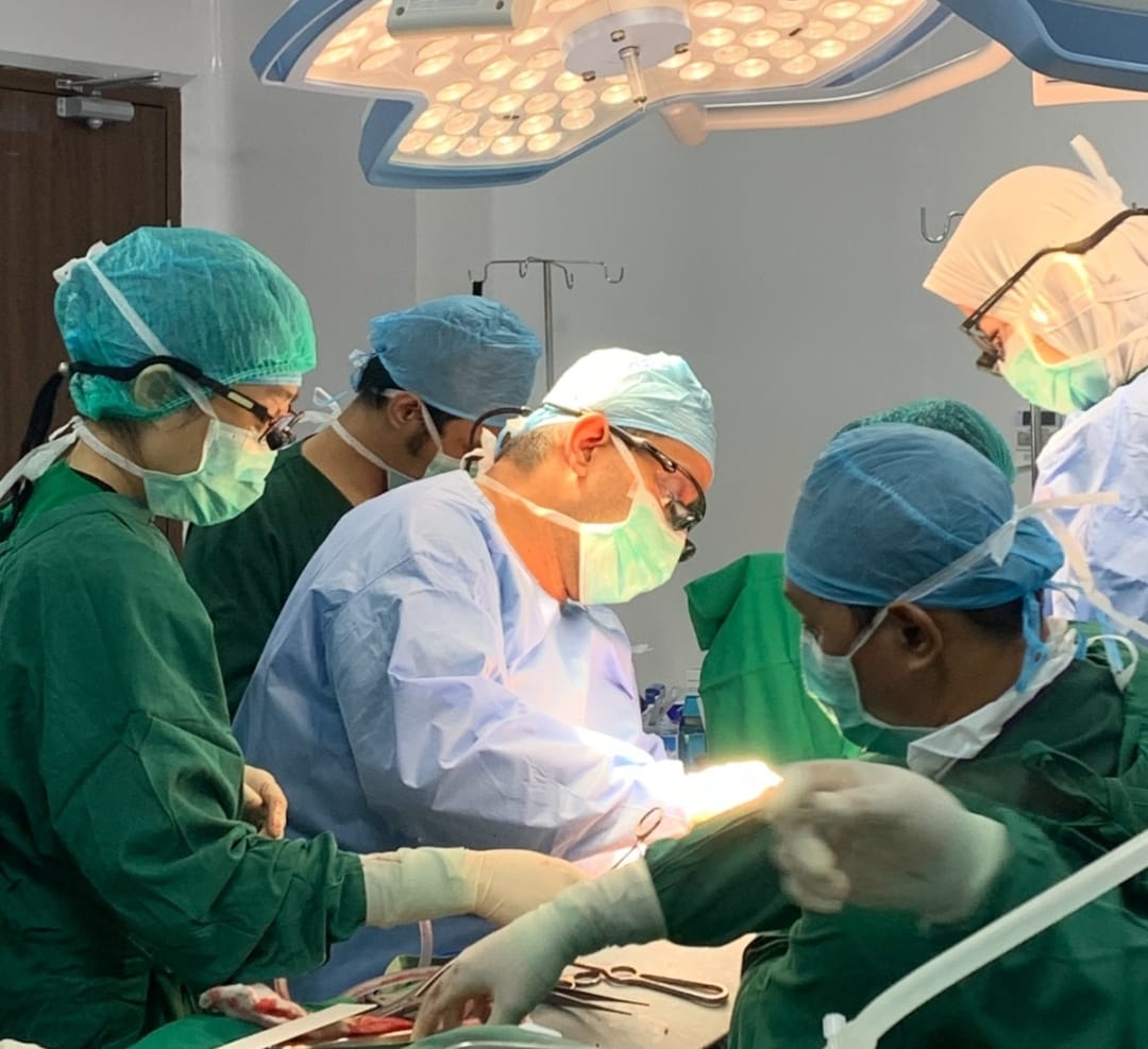 Siloam Hospitals Bogor melakukan tindakan bypass jantung melalui teknik CABG secara perdana di Kota Bogor.