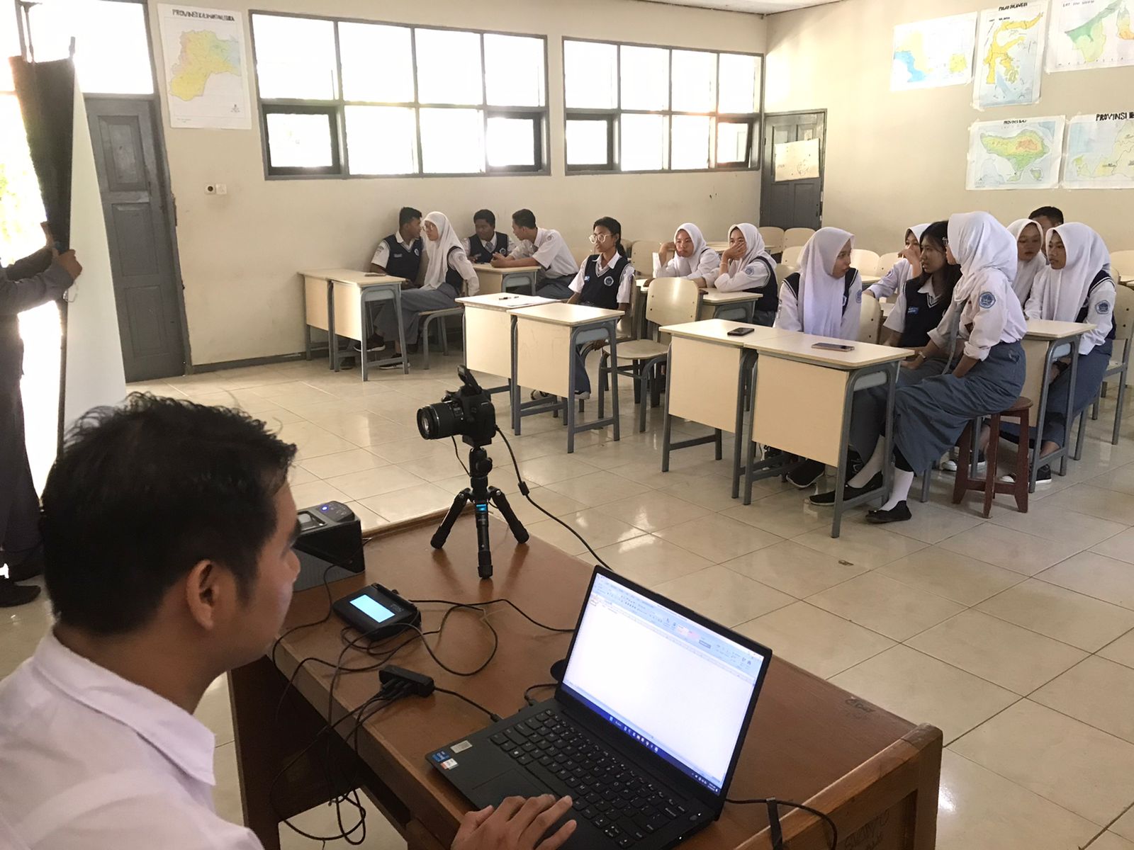 Perekaman KTP elektronik di salah satu sekolah di Parung Panjang, Foto Camat Parung Panjang for Radar Bogor