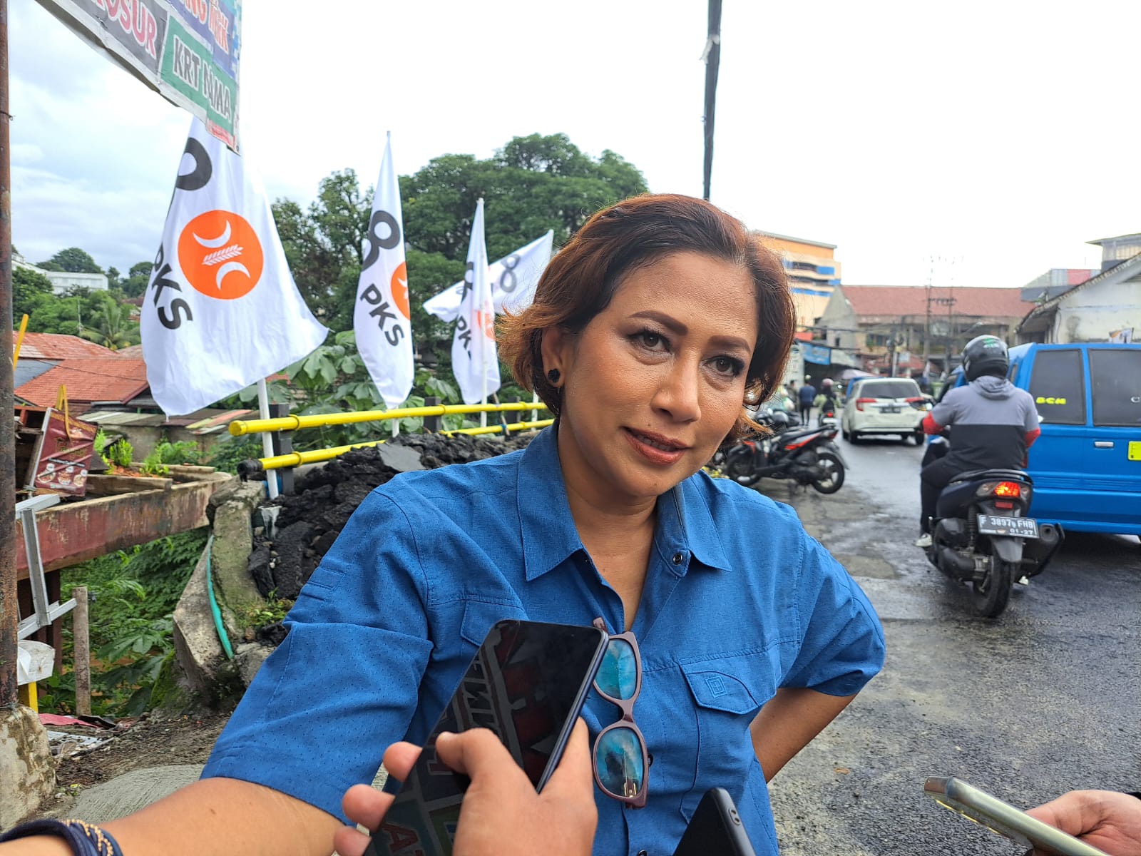 Kepala Dinas PUPR Kota Bogor, Rena Da Frina menyoroti soal jalan rusak akibat bekas galian. REKA/RADAR BOGOR