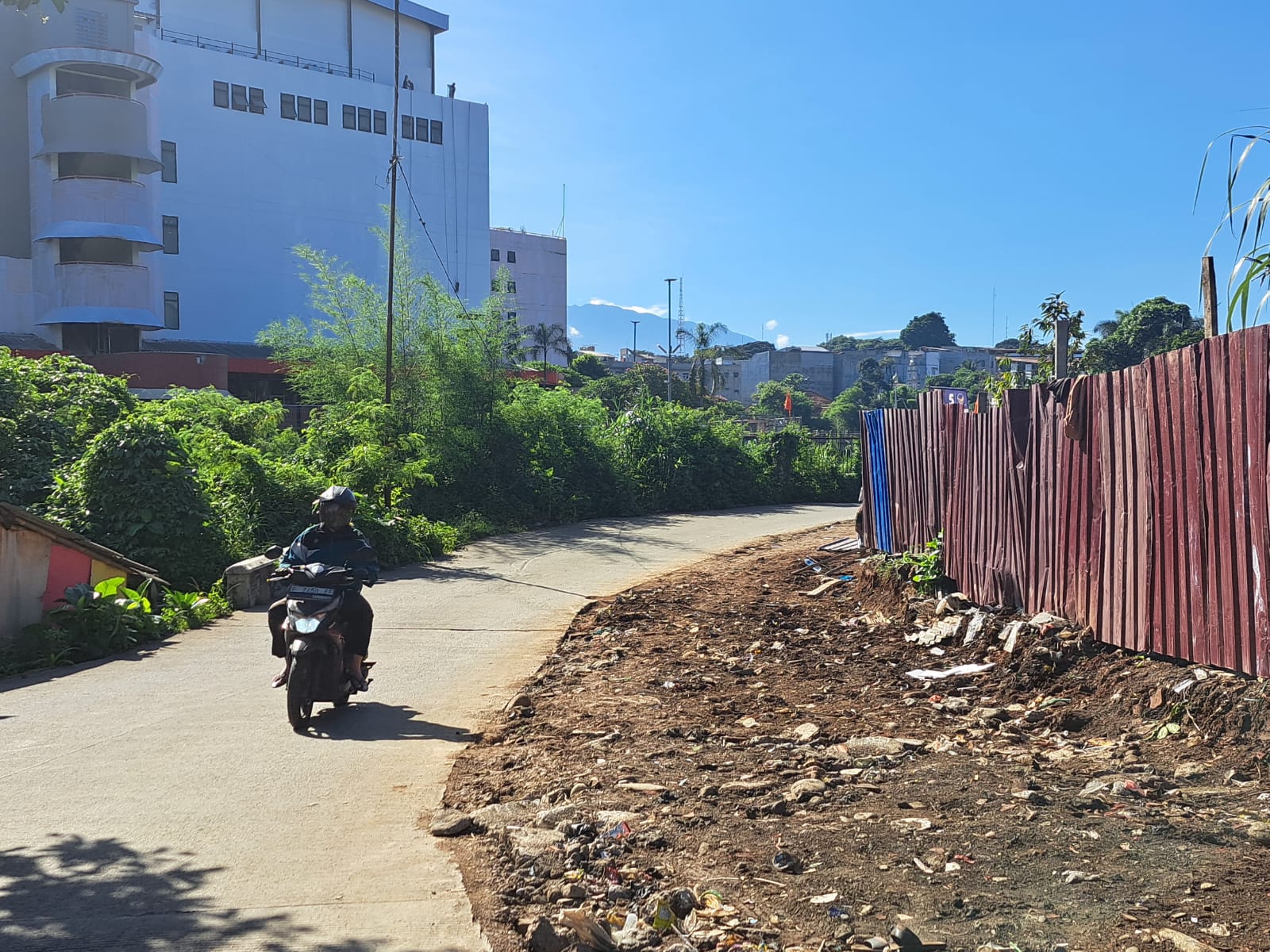 Akses jalan Pasar Jambu Dua akan diperlebar hingga 2-2,5 meter. REKA/RADAR BOGOR