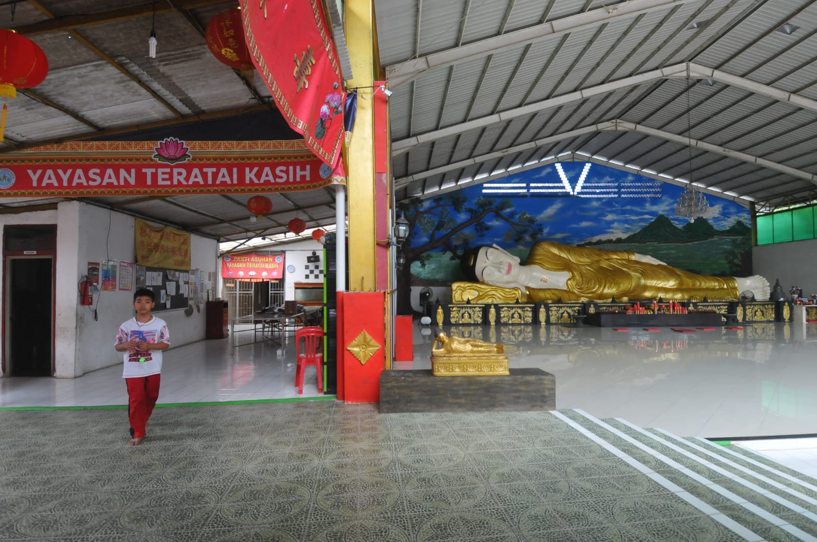Suasana Vihara Buddha Dharma & 8 Phosat di Tajurhalang, Kabupaten Bogor, Jawa Barat. Vihara tersebut juga dikenal sebagai Vihara Budha Tidur menjadi salah satu destinasi di Bogor. Foto: Hendi Novian/Radar Bogor
