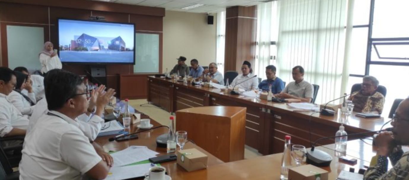 Suasana pertemuan antara Komisi 2 DPRD Kota Bogor dengan Dewas Perumda PPJ, kemarin. ist