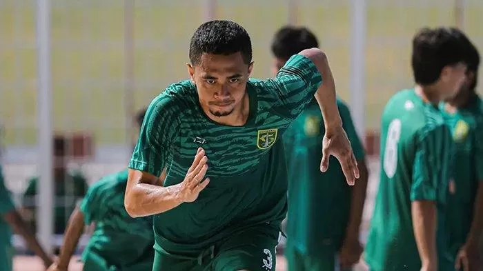Reva Adi membagikan pengalamannya menjalani ujian kebugaran fisik di sosial media Instagram dan X. (Sumber: JawaPos.com)