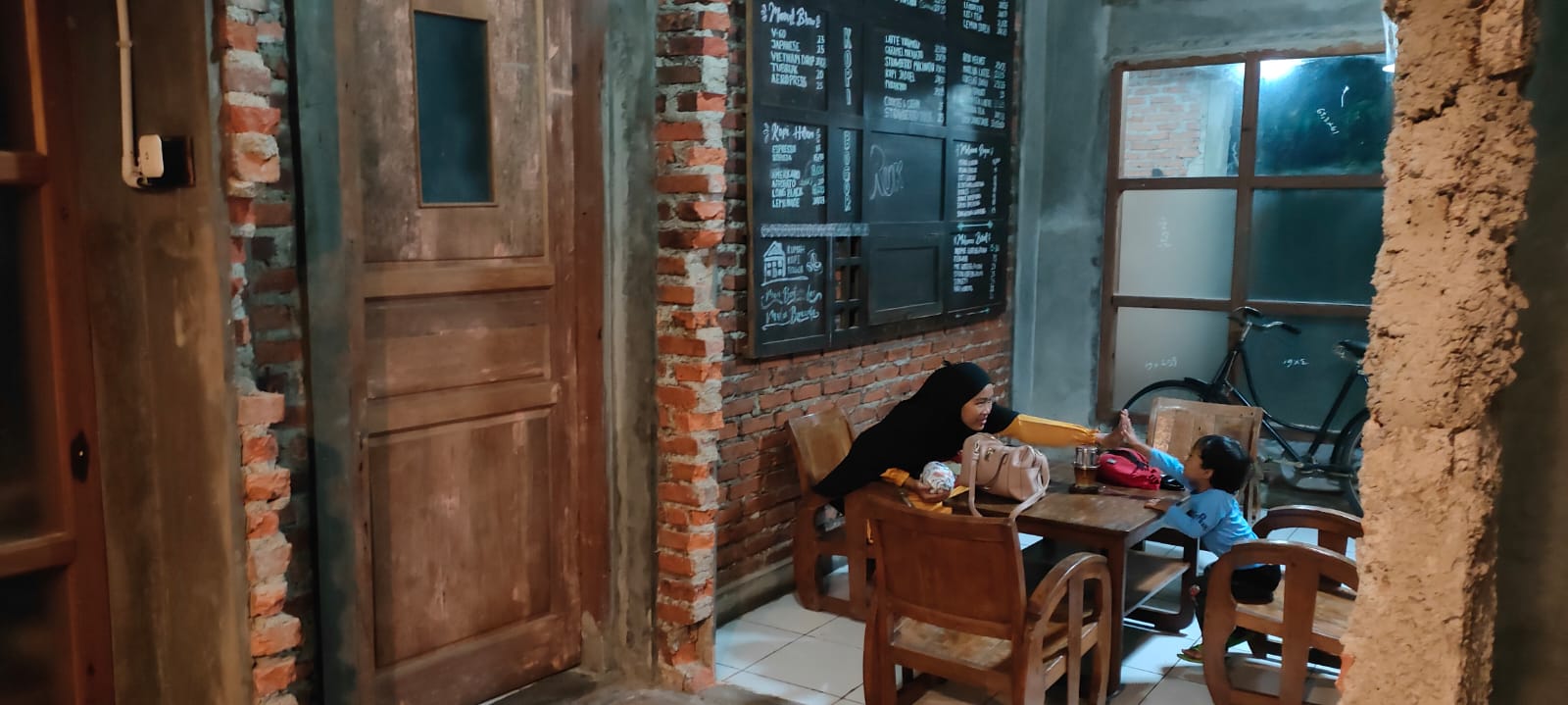 Rumah Kopi Bogor, lokasinya dekat Mapolsek Tanah Saeral, Kota Bogor. Foto: Arifal/Radar Bogor