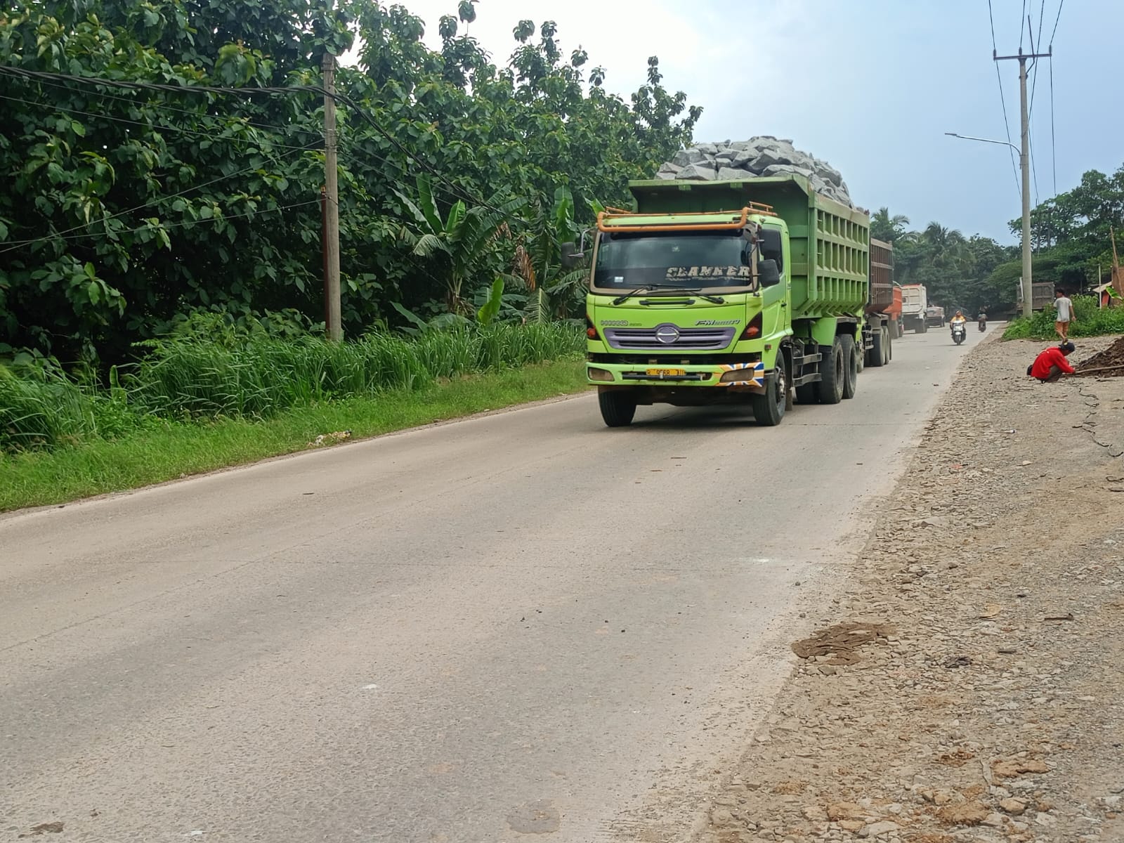 Dinas ESDM Provinsi Jawa Barat, bakal mengurangi volume produksi bagi perusahaan tambang yang ada di wilayah Cigudeg dan Parung Panjang. ﻿HENDI/RADAR BOGOR