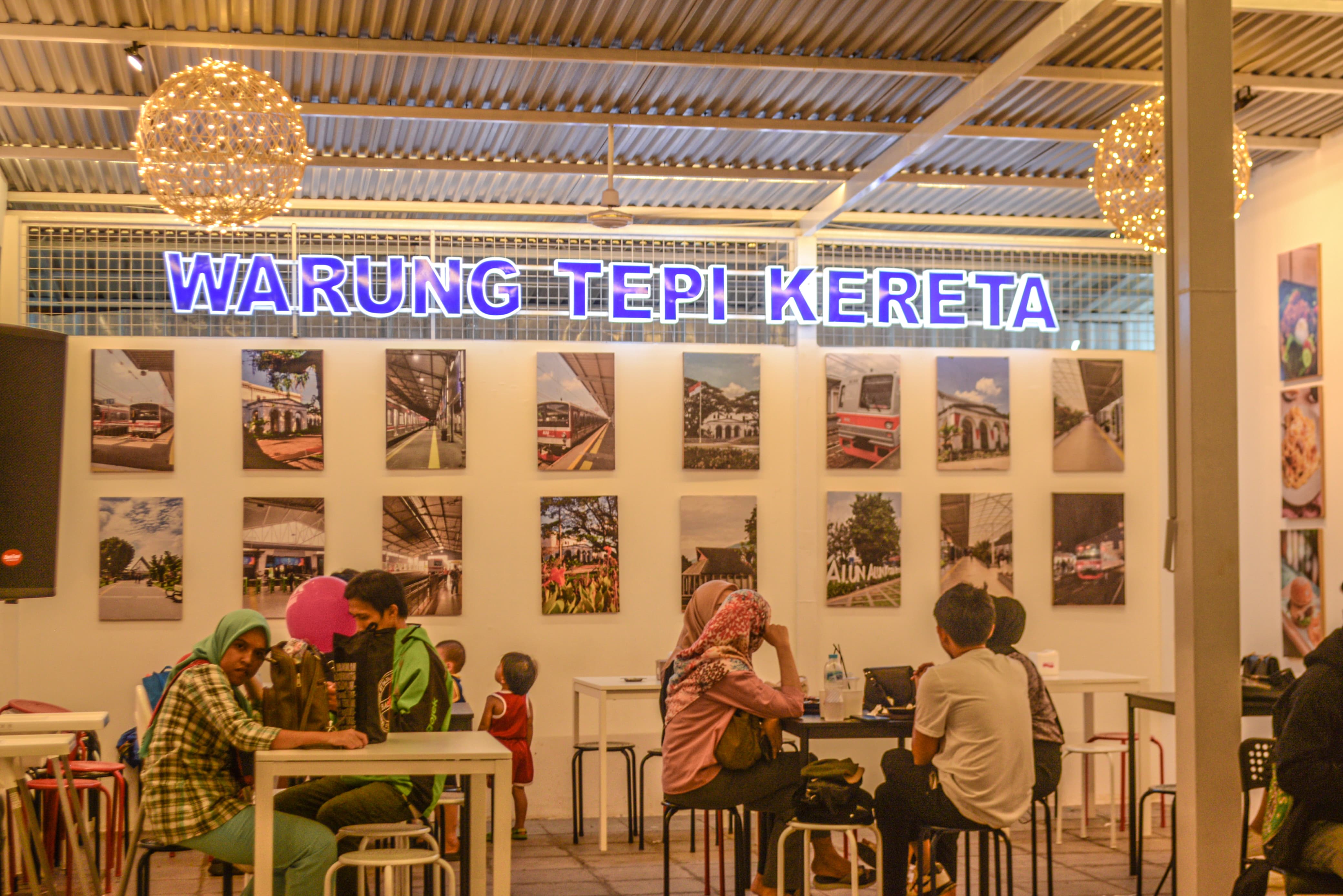 Warung Tepi Kereta, Stasiun Bogor. Foto: Muhammad Syahid Abdillah/ PKL Radar Bogor