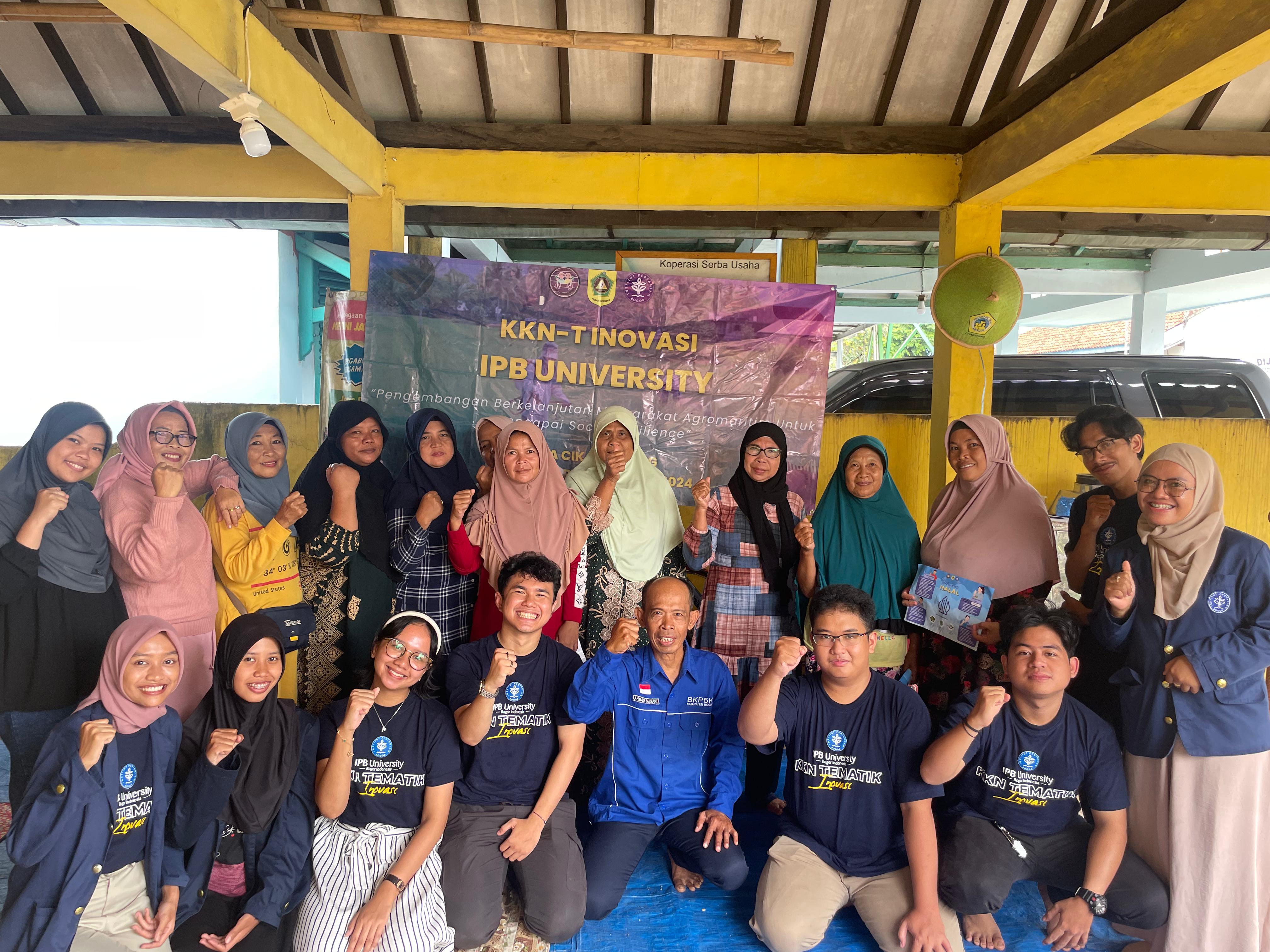 Tim KKN-T inovasi IPB sosialisasikan sertifikasi halal di desa cikarawang