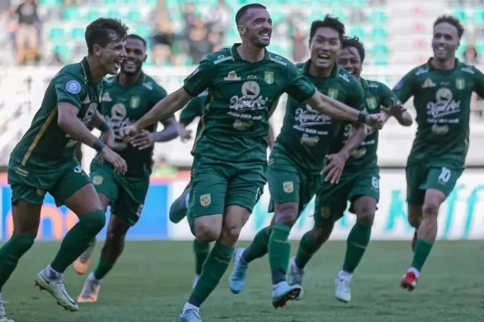 Persebaya Surabaya mulai menunjukkan peningkatan kulitas setelah dilatih Paul Munster selama sepekan.