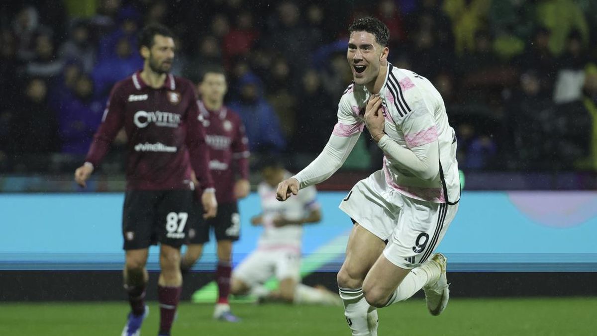 Selebrasi Dusan Vlahovic usai menjadi pahlawan kemenangan Juventus atas Salernitana