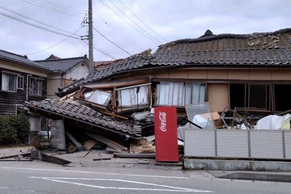 Kondisi kerusakan akibat gempa M 7,4 yang mengguncang Jepang Senin (1/1/2024).