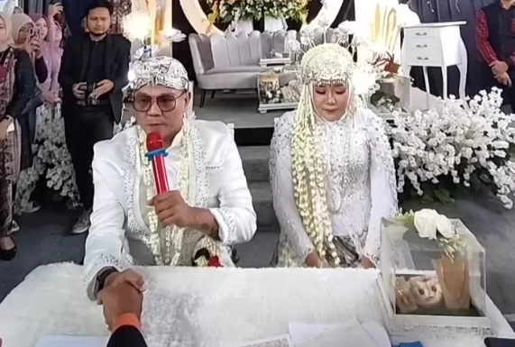 Menjadi Istri Andika Kangen Band, Ayu Kartika Agustina Jadi Pusat Perhatian (sumber: jawapos.com)