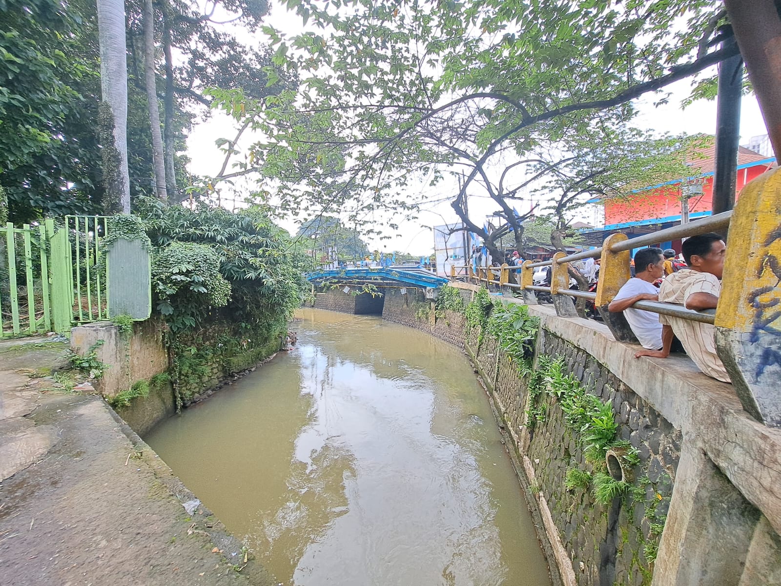 Aliran sungai yang kerap menyebabkan banjir di Kampung Keramat, Bogor Utara. REKA/RADAR BOGOR
