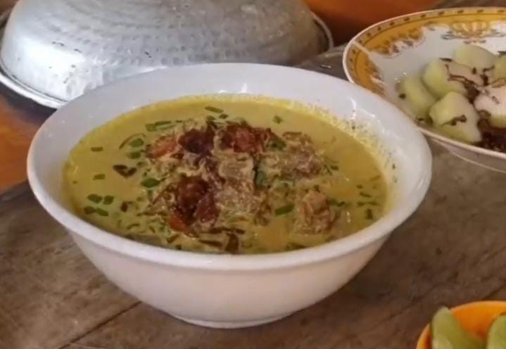 Empal Gentong Mang Ule, Sentul, Kabupaten Bogor.
