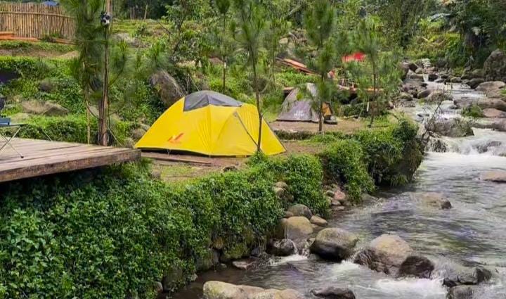Lembah Cipanas Kelapa 3, yang berlokasi di Desa Wisata Ciasmara, Kecamatan Pamijahan, Kabupaten Bogor, Jawa Barat.