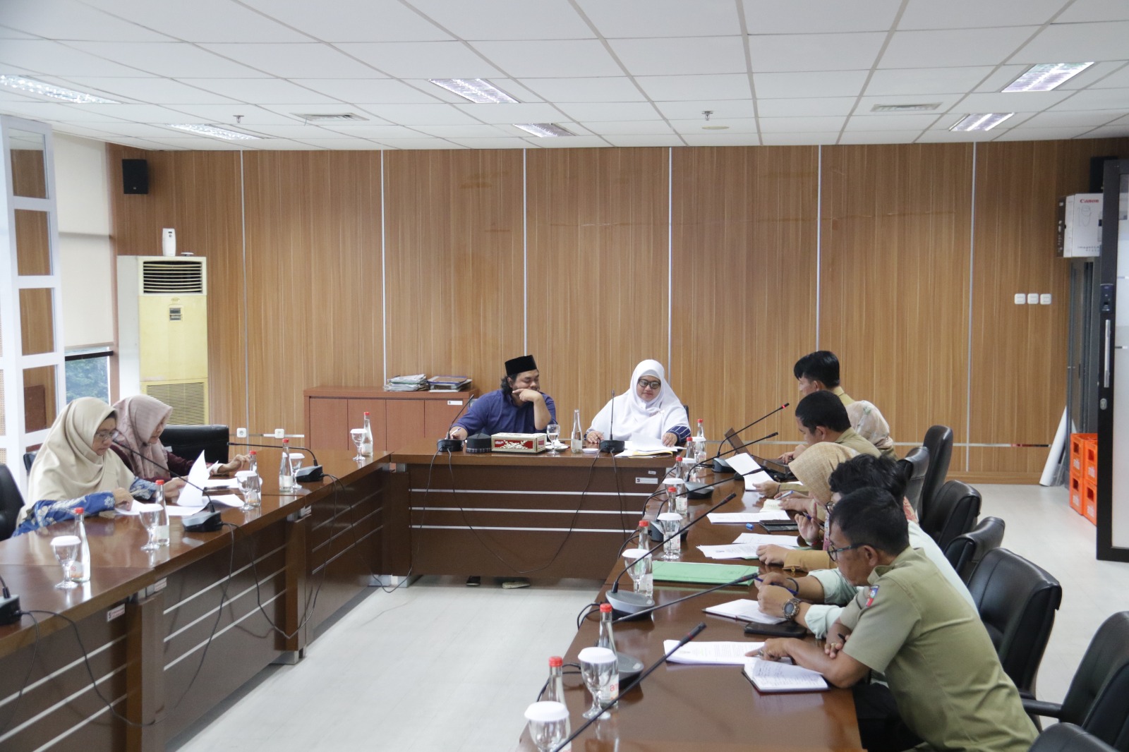 Tim Pansus DPRD Kota Bogor yang membahas Rancangan Peraturan Daerah (Raperda) tentang Penyelengaraan Pemakaman, melakukan rapat kerja, baru-baru ini.﻿