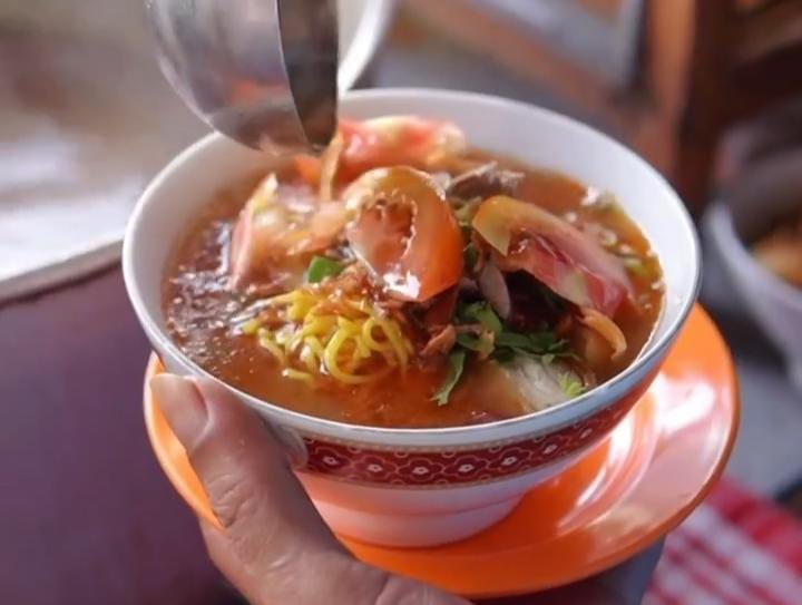 Soto Mie Bogor Mang Bule Tea.