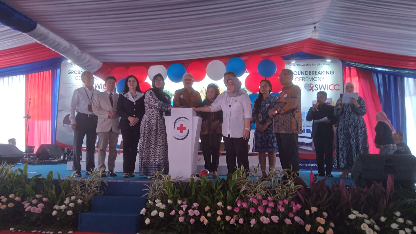 Groudbreaking Pembangunan Gedung Pusat Layanan Kanker Suherman Widyatomo Integrated Cancer Center (SWICC), Rabu (31/1/2024). Foto: Sentra Medika Hospital for Radar Bogor