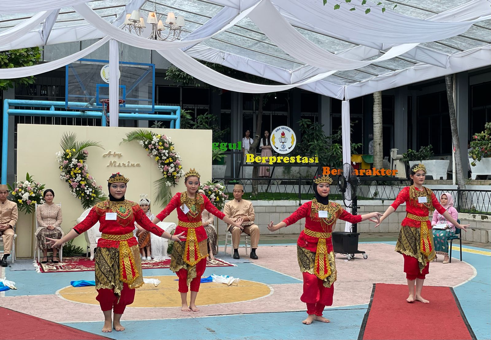 Ujian praktik, SMAN 3 Kota Bogor gelar pernikahan adat sunda. IST