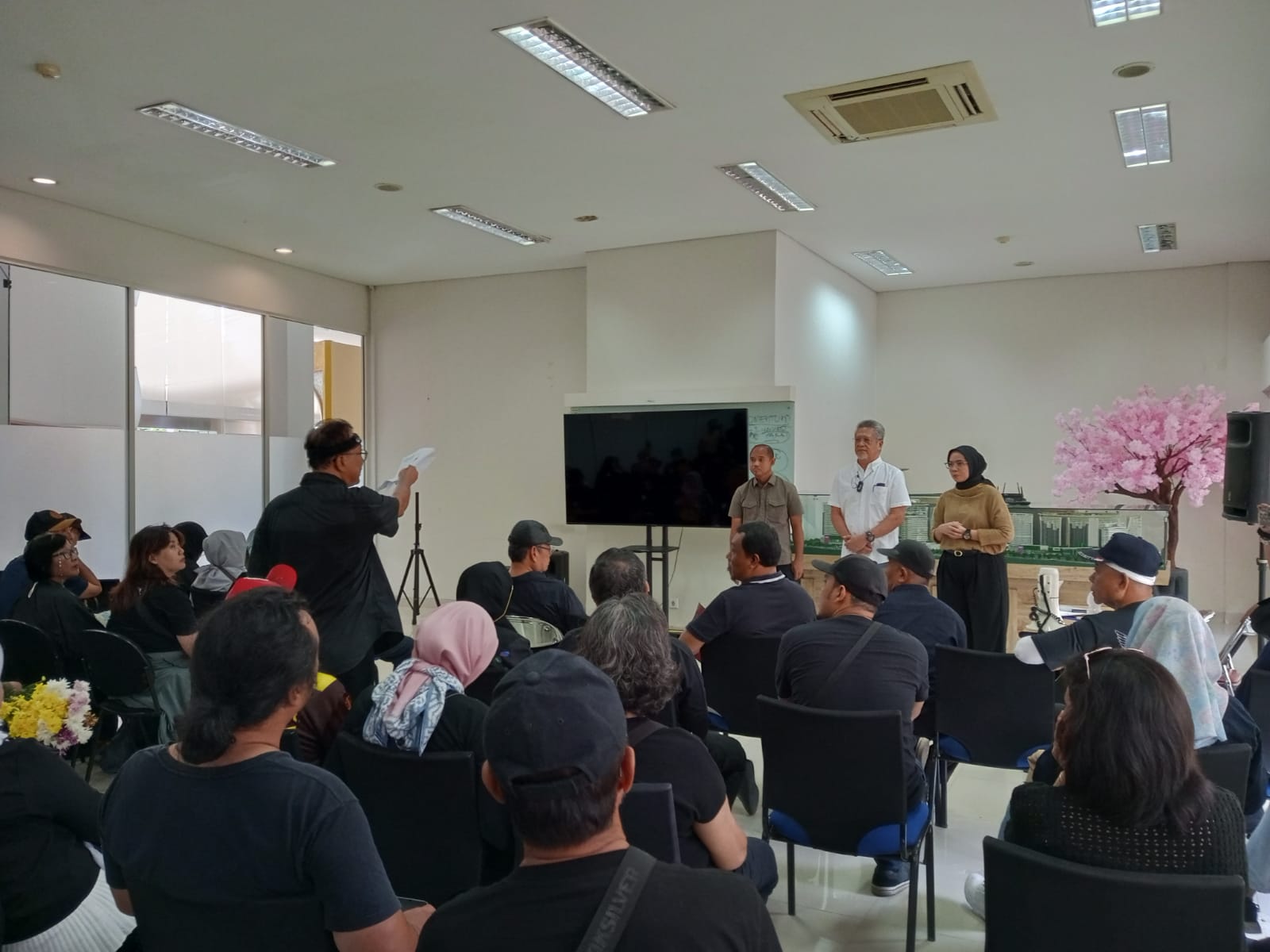 Mediasi yang dilakukan antara Pemilik Condotel Alana dan Perwakilan Sentul City. Foto: Fikri/Radar Bogor
