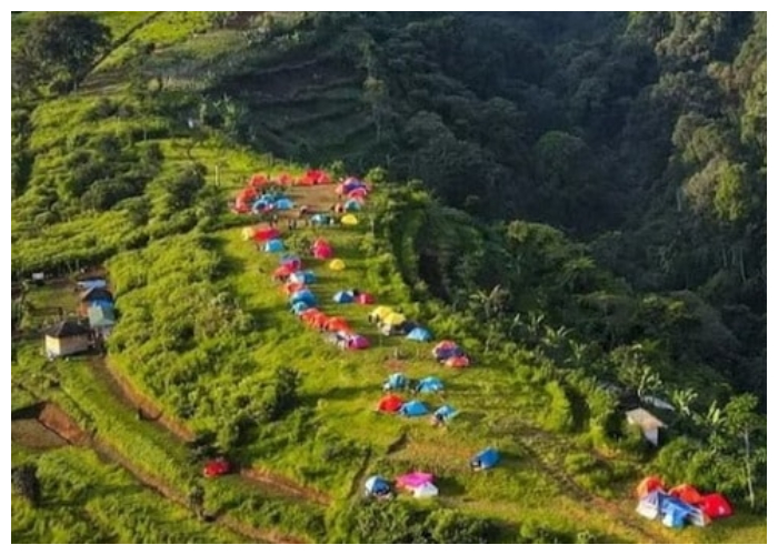 Giri Pangrango Camp, yang terletak di Desa Citeko, Kecamatan Cisarua, Kabupaten Bogor, Jawa Barat.