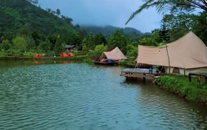 Glamping Rawa Cangkuang, yang lokasinya berada di Desa Sirnajaya, Kecamatan Sukamakmur, Kabupaten Bogor, Jawa Barat.
