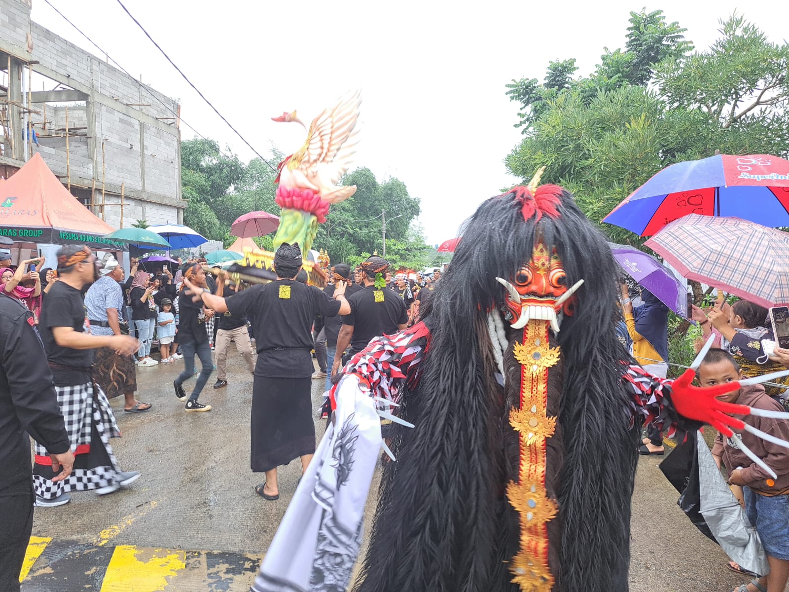 Suasana karnaval budaya di Perumahan Grahalaras Sentul, Sukaraja, pada Sabtu (2/3/2024). REKA/RADAR BOGOR