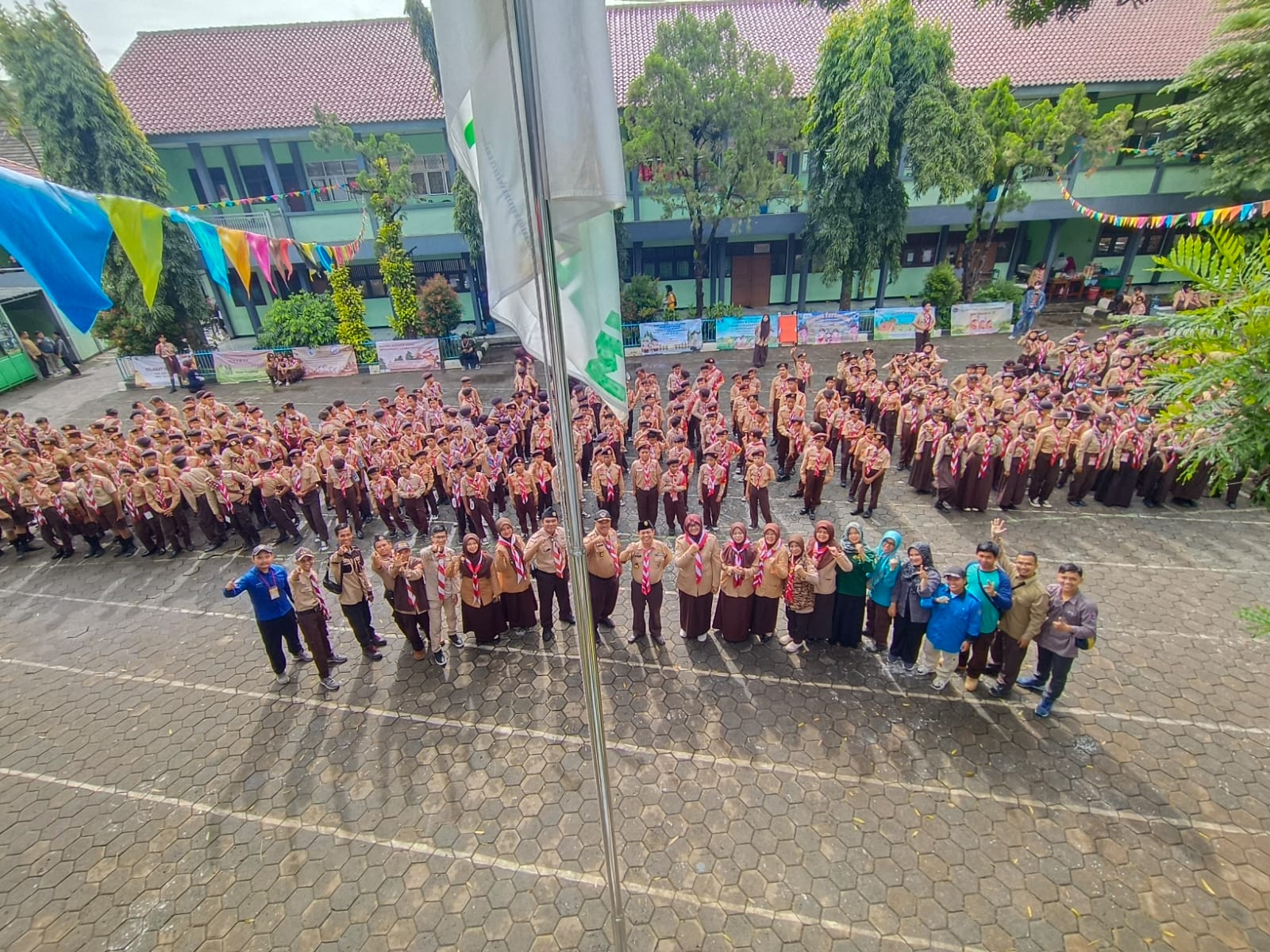 Puluhan sekolah tingkat dasar dan menengah di Kabupaten Bogor mengikuti lomba pramuka bertajuk