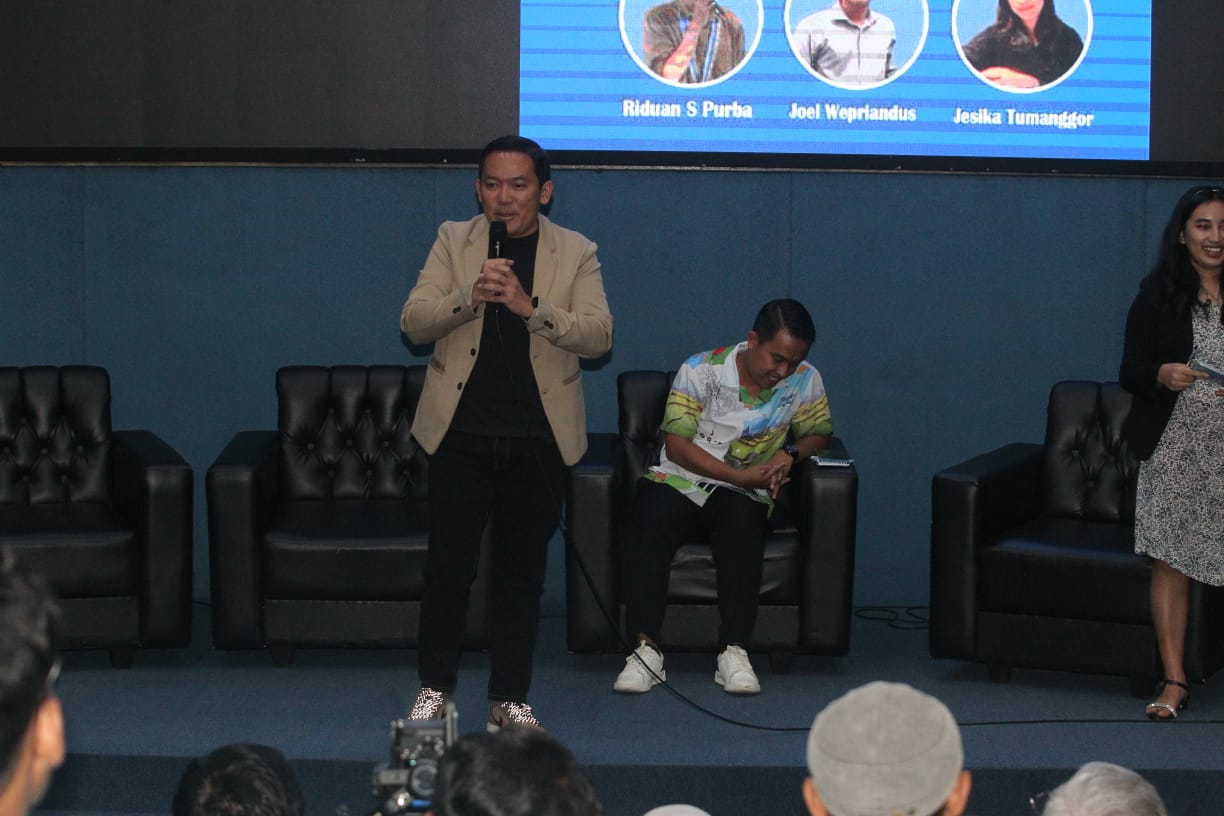 Dokter Rayendra pada kegiatan GMKI di Perpustakaan Kota Bogor. FOTO : SOFYANSYAH/RADAR BOGOR