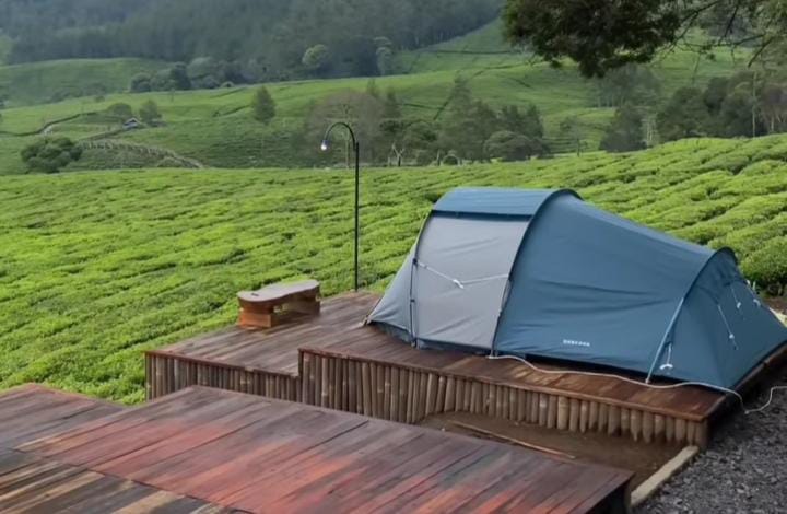 Kiara Manuk Camp Deck Pangalengan, Bandung, Jawa Barat.