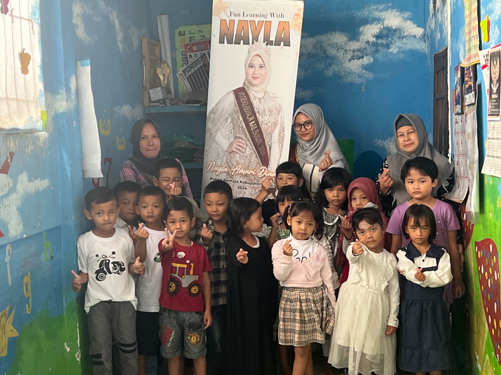 Putri Remaja Kabupaten Bogor 2024 mengelar kegiatan Fun Learning di Sekolah PAUD Santika 1 Desa Cigombong, Kecamatan Cigombong, pada Sabtu (16/3/2024).