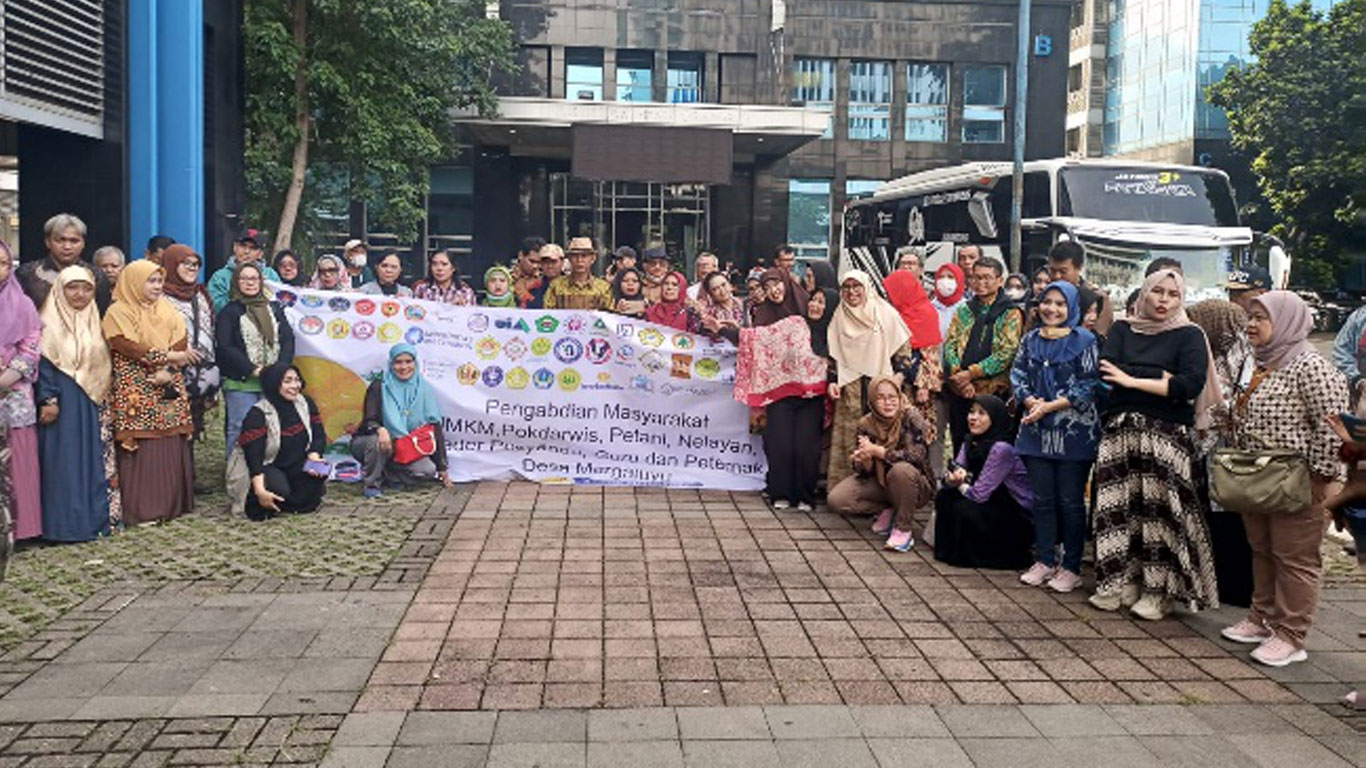 UPN Veteran Jakarta berkolaborasi dengan 46 perguruan tinggi gelar kegiatan pengabdian kepada masyarakat di Desa Margaluyu Bandung, 1-2 Maret 2024.﻿