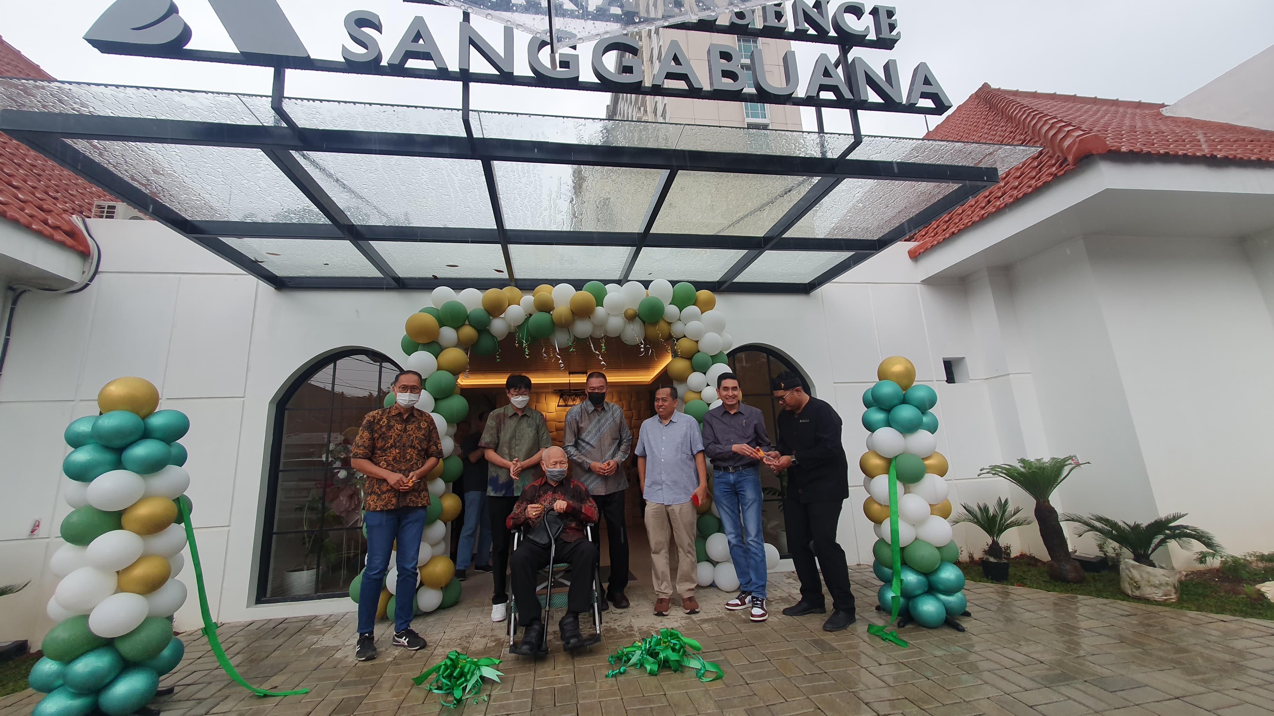 Opening Azana Essence Sanggabuana Bogor di Jalan Sanggabuana, Bogor Tengah.