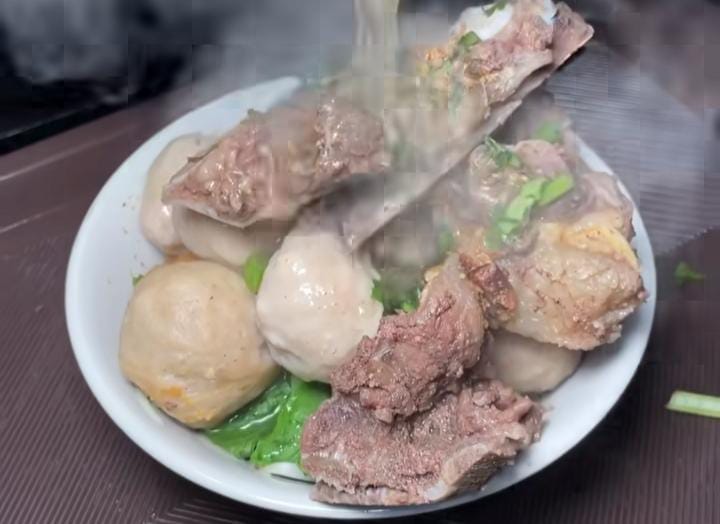 Bakso Neng Amor Bogor.