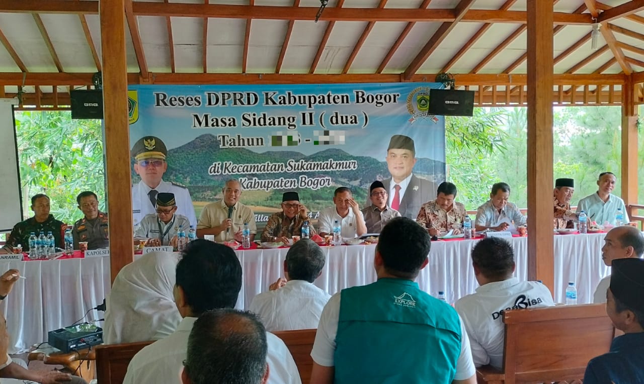 Anggota DPRD Kabupaten Bogor, Beben Sughendar saat kegiatan reses di Kecamatan Sukamakmur.