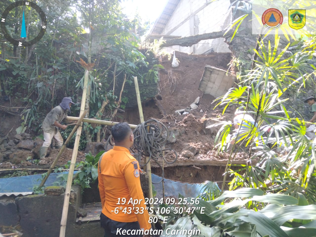 Tanah longsor terjadi di Kampung Cimande Girang RT 02/04 dan RT 05/03, Kecamatan Caringin, Kabupaten Bogor.