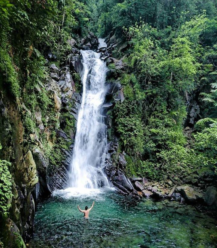 Curug Cidurian, yang berlokasi di Desa Wisata Kiarasari, Kecamatan Sukajaya, Kabupaten Bogor, Jawa Barat.