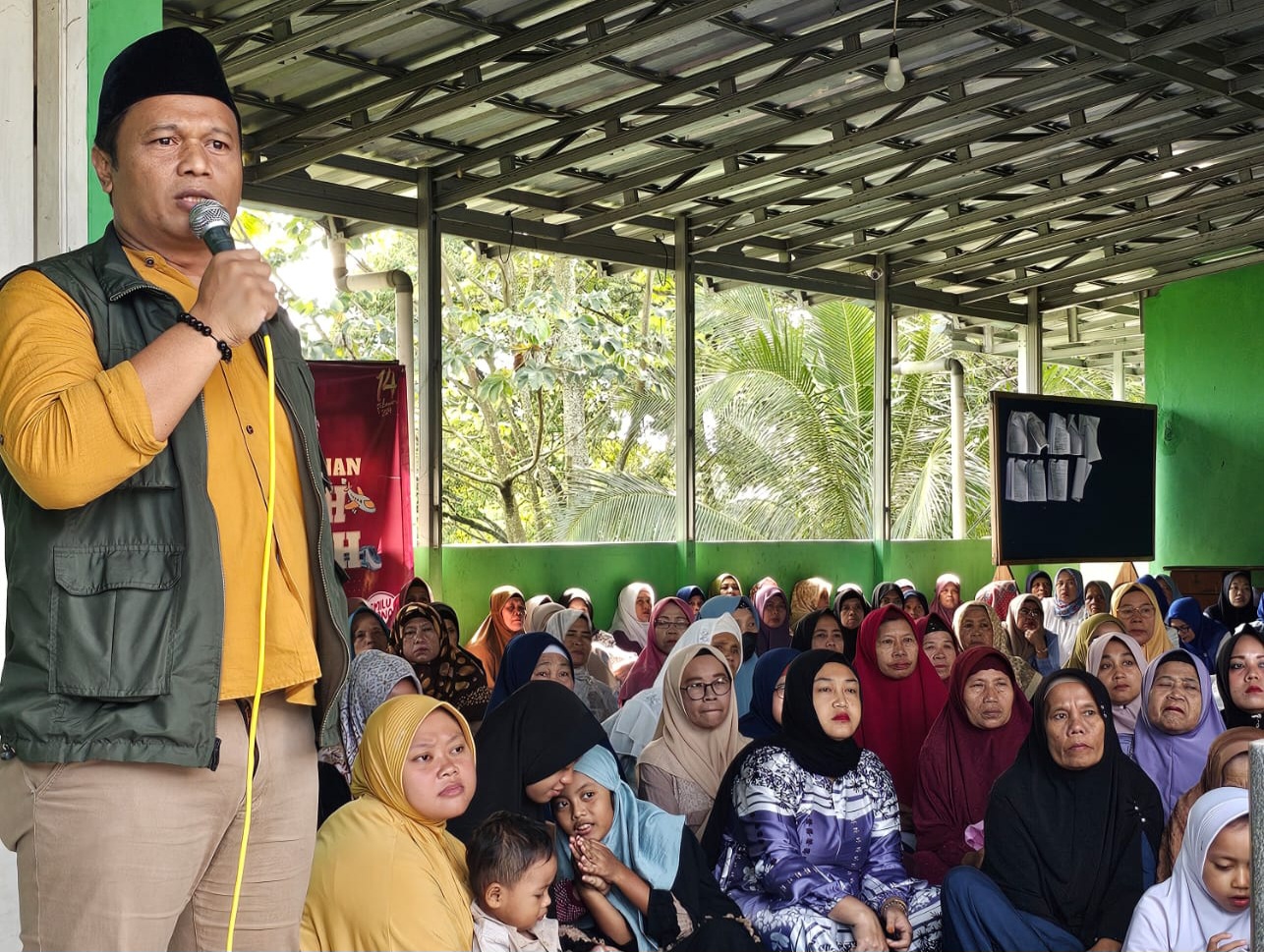 Kepala Desa Muara Jaya Awan Hermawan, SE memberikan apresiasi terhadap AQUA atas kepedulian terhadap masyarakat Muara Jaya.