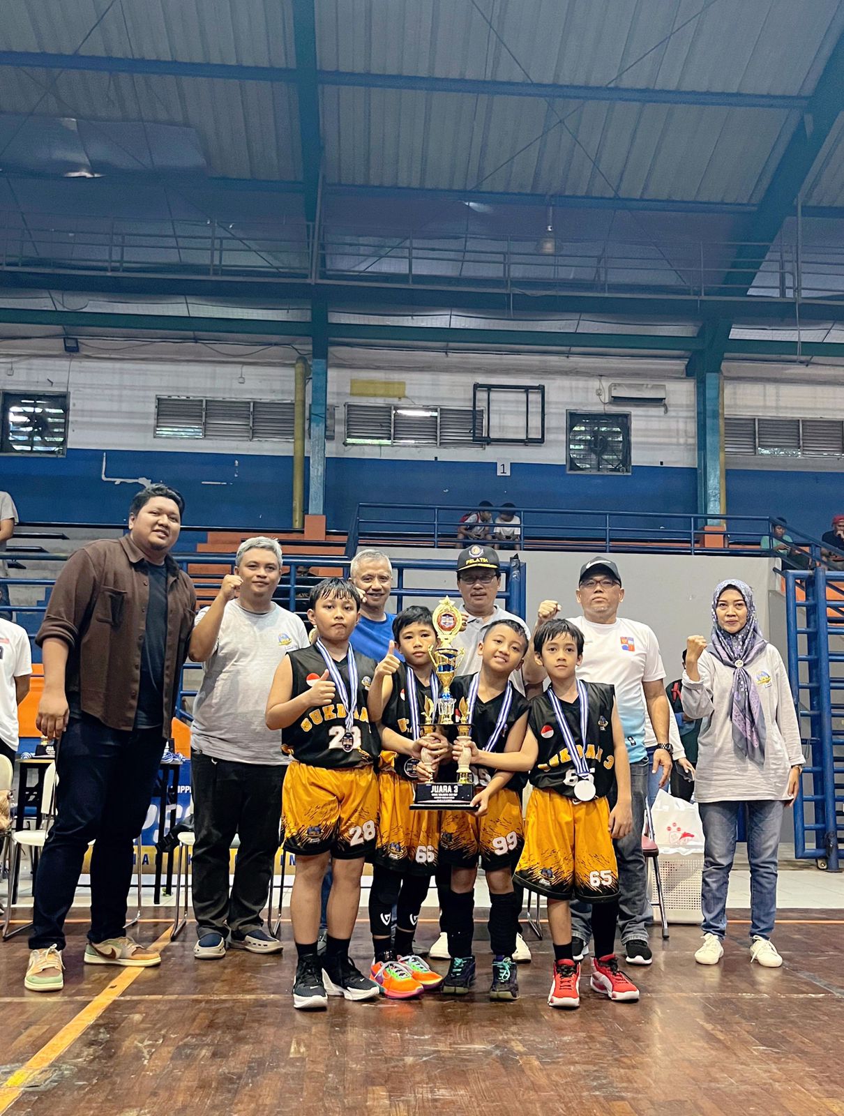 SDN Sukadamai 3 juarai kompetisi basket tingkat SD pertama di Kota Bogor. IST