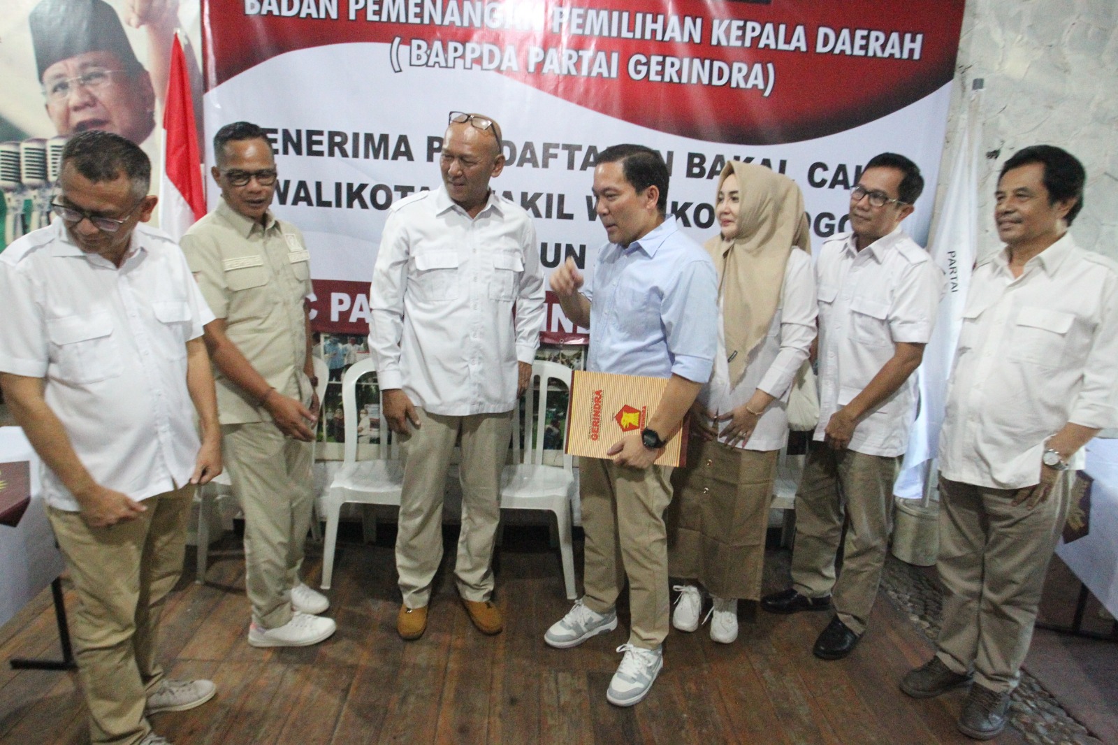 Setelah ikut dalam penjaringan Bacwalkot di DPC PKB, Demokrat, PDI Perjuangan, kini Raendi Rayendra atau Dokter Rayendra menyasar Partai Gerindra.