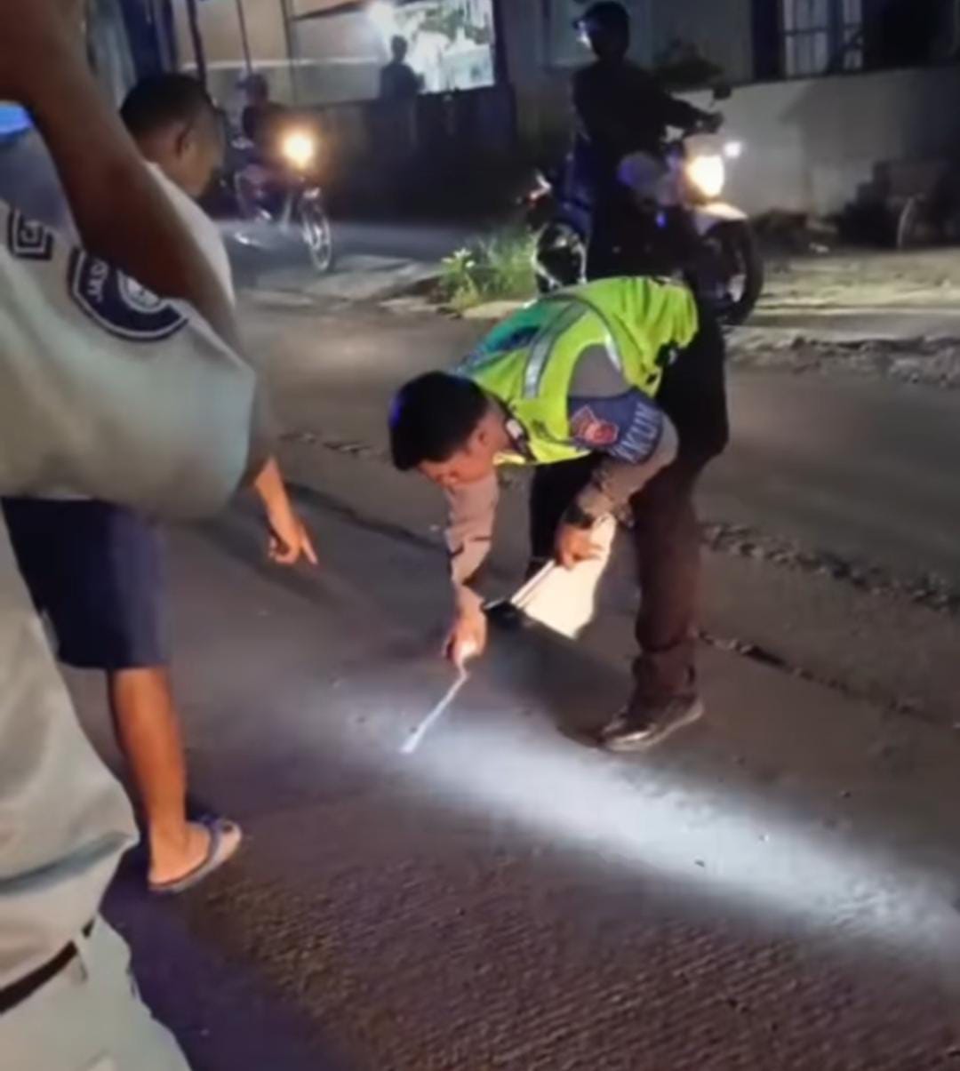 Kecelakaan maut kembali terjadi di Bogor, tepatnya di Jalan Alternatif Cileungsi Setu, Desa Pasir Angin, Kecamatan Cileungsi.
