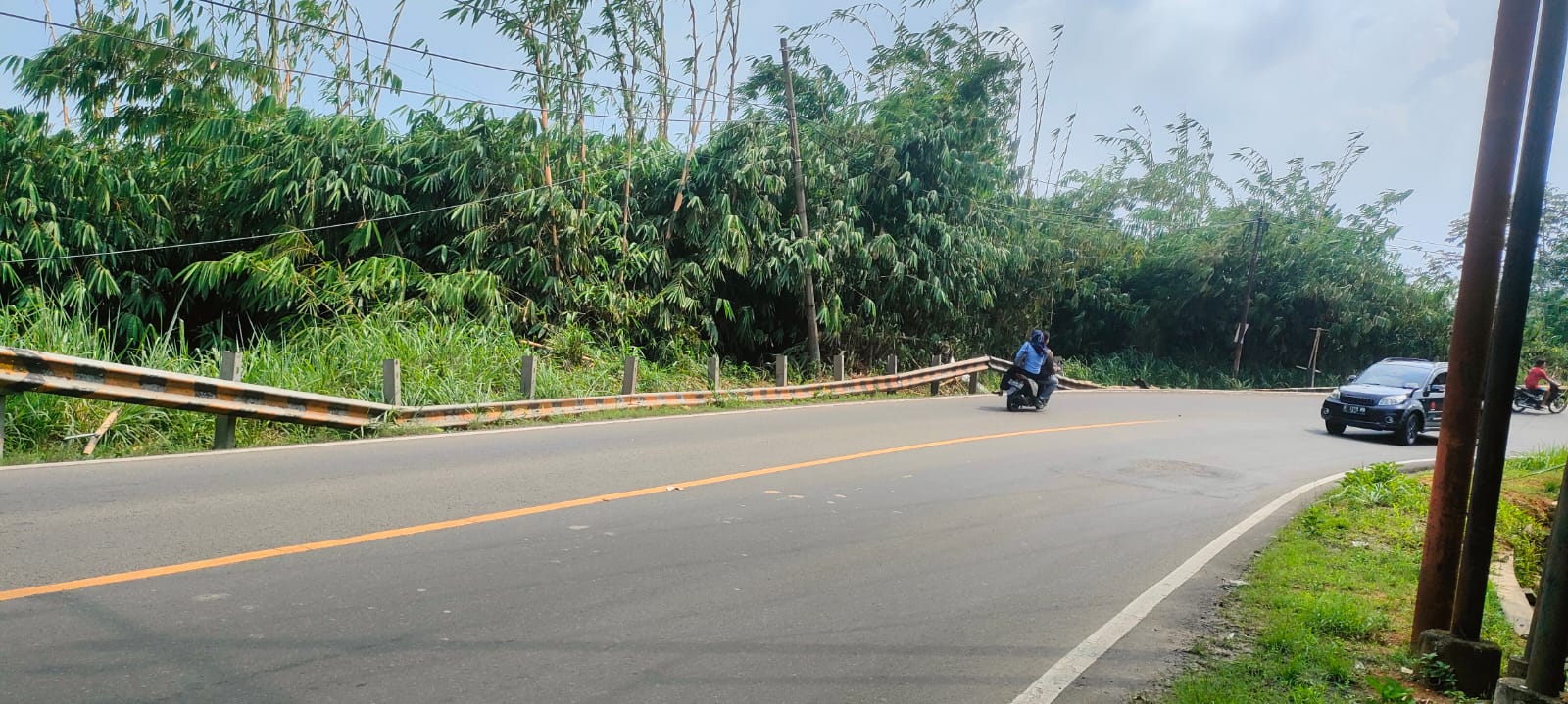 Salah satu titik rawan kecelakan jalur mudik via Bogor Barat di Jalan Raya Cigudeg. FOTO: ARIFAL/RADAR BOGOR