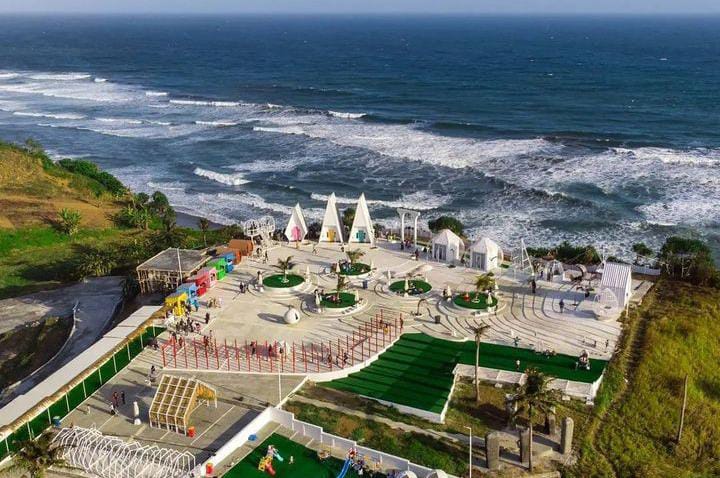 Karang Potong Ocean View yang berlokasi di Kampung Sedekan, Desa Saganten, Kecamatan Sindangbarang, Kabupaten Cianjur, Jawa Barat.