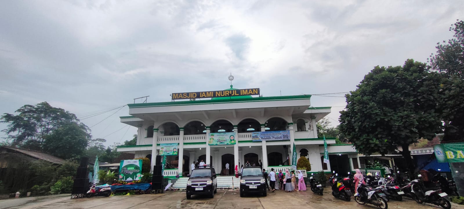 Masjid Jami Nurul Iman Kalisuren Tajurhalang Bogor. FOTO : ARIFAL/RADAR BOGOR