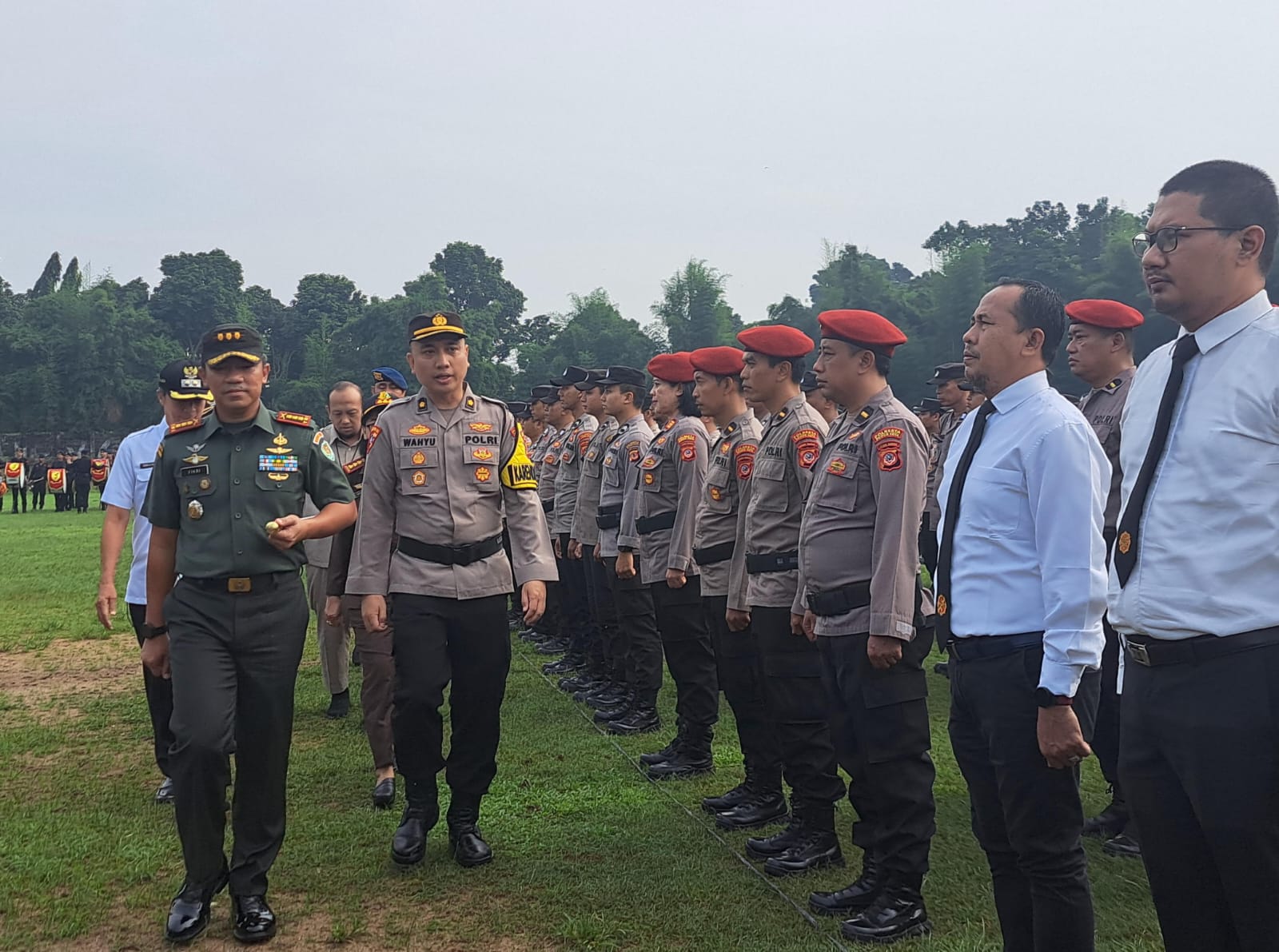 Pelaksanaan Apel Gelar Pasukan Operasi Ketupat 2024 di GOR Pajajaran, Rabu (3/4/2024). Foto: Reka Faturachman