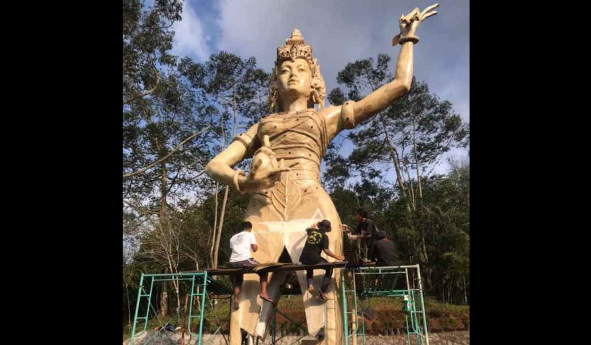 Pembangunan Patung Dewi Kencana di Wisata Pakis Hills, Gunung Mas, Desa Tugu Selatan, Cisarua yang mendapat penolakan dari tokoh masyarakat.