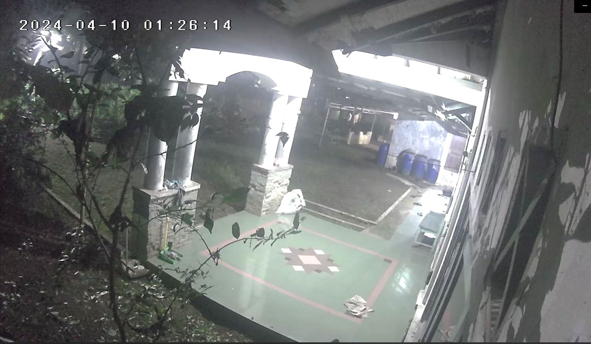 Tangkapan layar CCTV pencurian ternak di Kampung Bojong, RT 03/03, Desa Bojong, Kecamatan Kemang, Kabupaten Bogor.