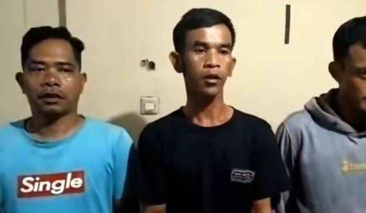Tangkapan layar video permintaan maaf oknum sopir angkot yang hadang mobil pemudik.